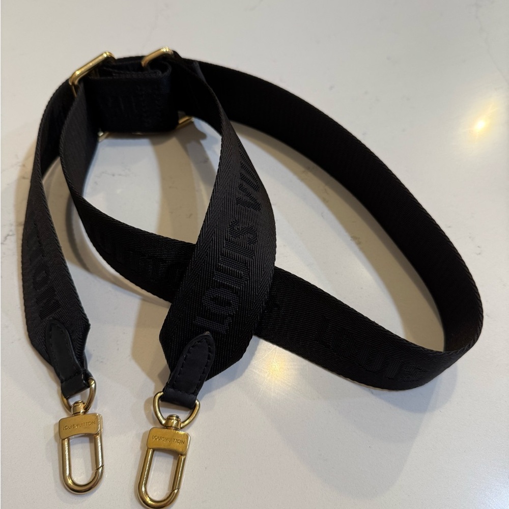 LOUIS VUITTON Nylon Petite Malle Souple
Shoulder Strap Black